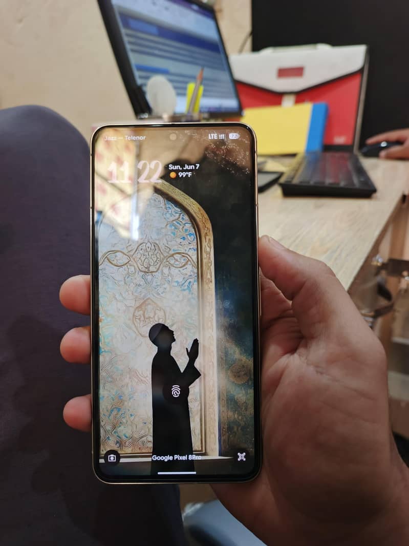 Google Pixel 8 Pro 4