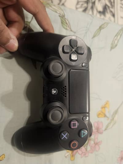 PS4 controller