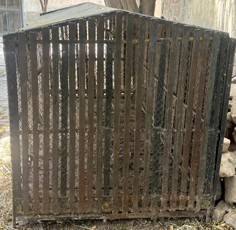 Pure Iron Made Cage For Sale — photo 2