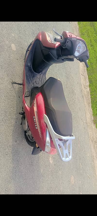 United scooty 100cc