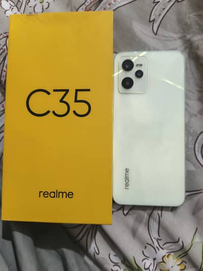 Realme C35