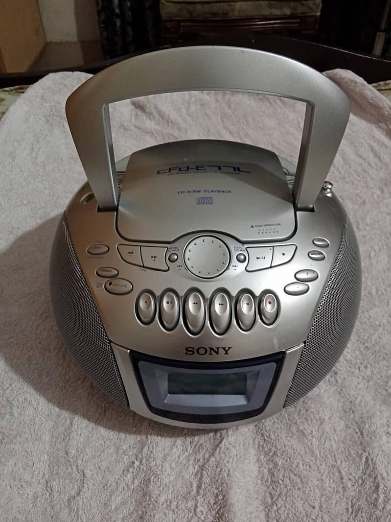 SONY Model CFD-E77L 0