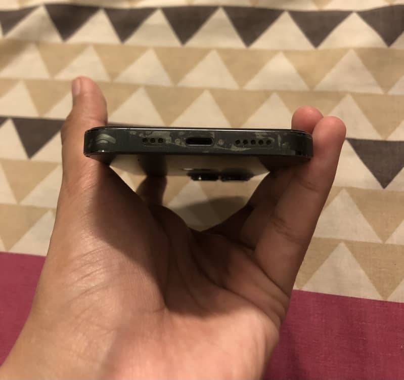 Apple iPhone 13 Pro 2