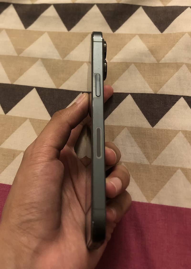 Apple iPhone 13 Pro 6