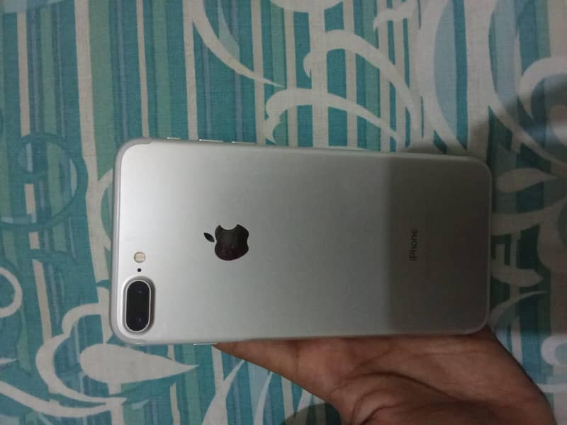 Apple iPhone 7 Plus 0