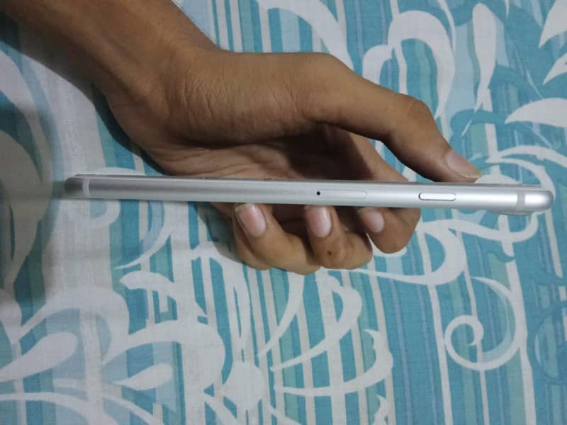 Apple iPhone 7 Plus 2