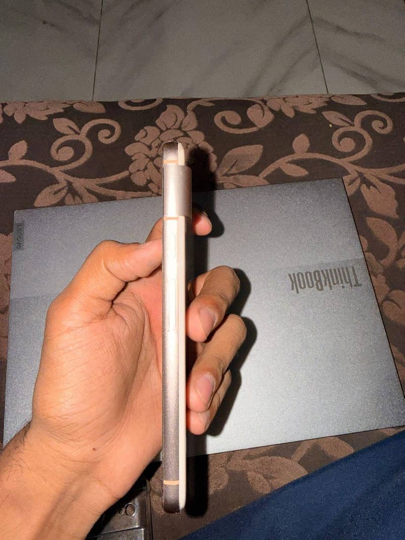 Google Pixel 8 5