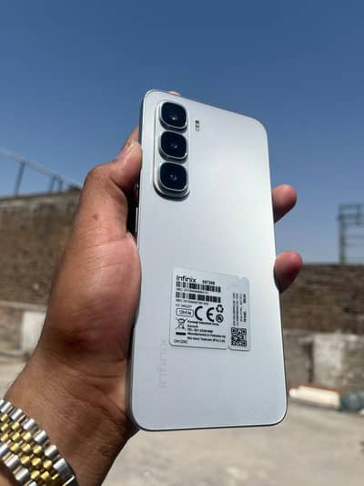 Infinix hot 60i All okay 10 by 10 5 month warrantya hai