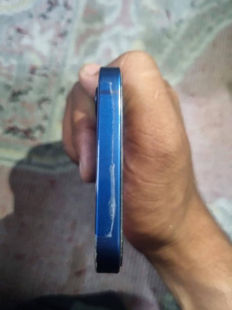 Apple iPhone 12 2