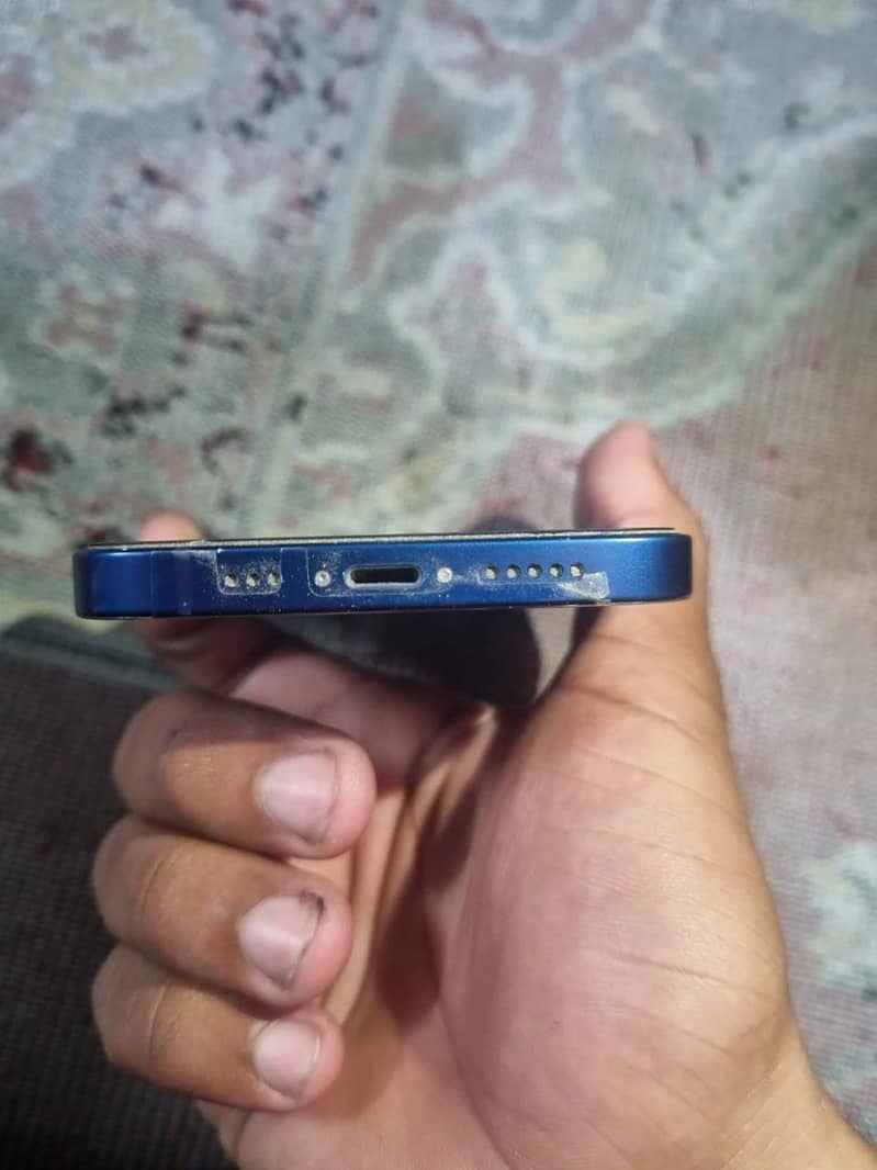 Apple iPhone 12 3