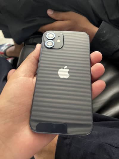 Apple iPhone 12