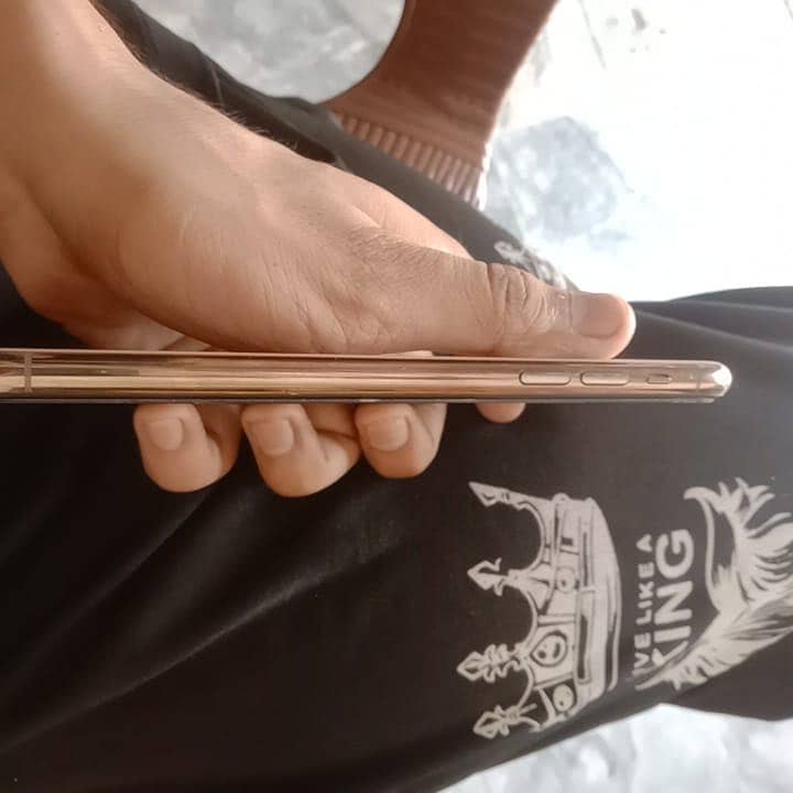 iPhone 11 Pro Max 3