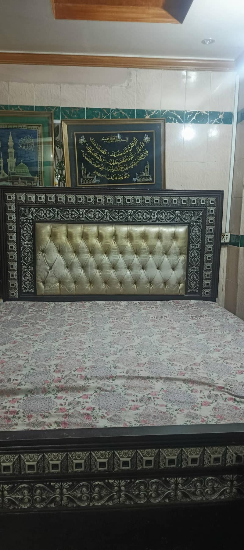 Master Bed with Dressing Table 0