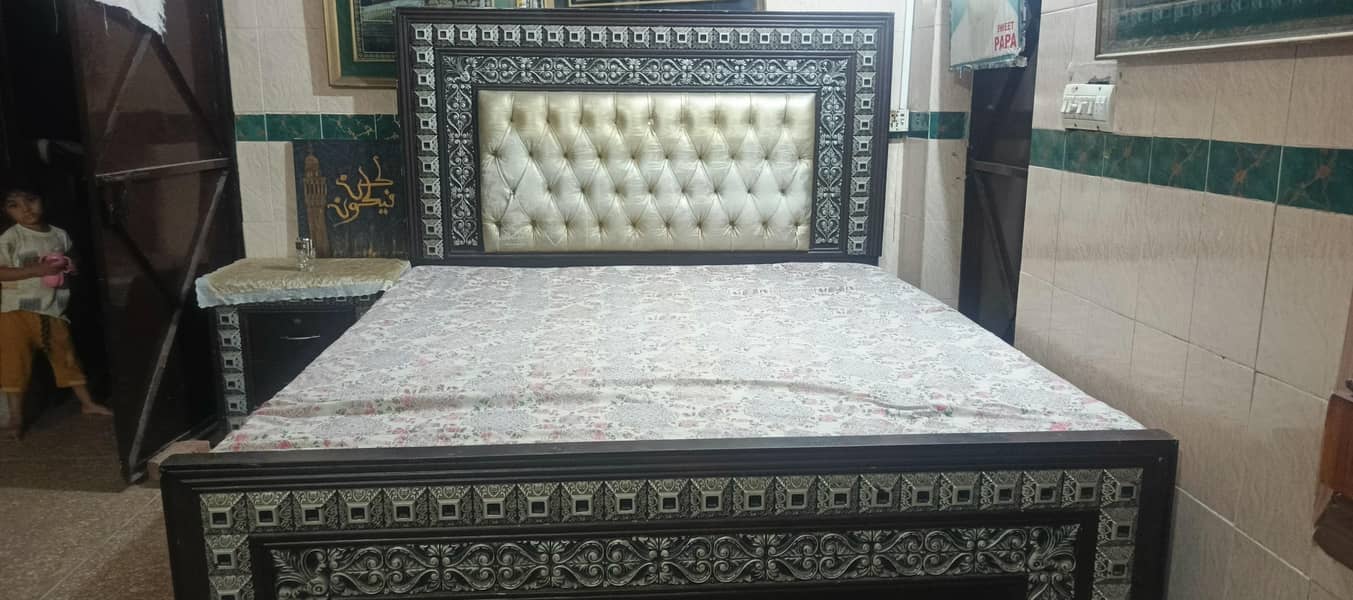 Master Bed with Dressing Table 1