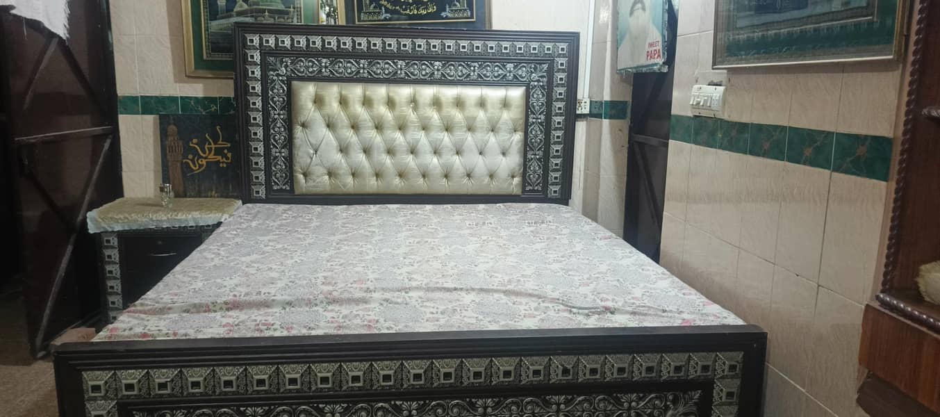 Master Bed with Dressing Table 2