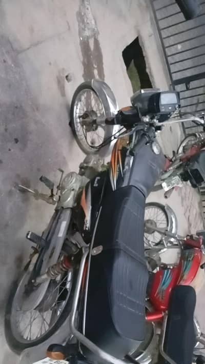 Hero 70 CC 2015 Model - Home Used Bike - Urgent Sale