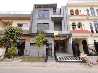Owner Build 5 Marla New House for RENT in DHA 9 TOWN