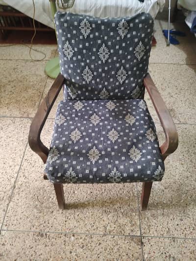 Sheesham / Deeyar chairs in very good condition
