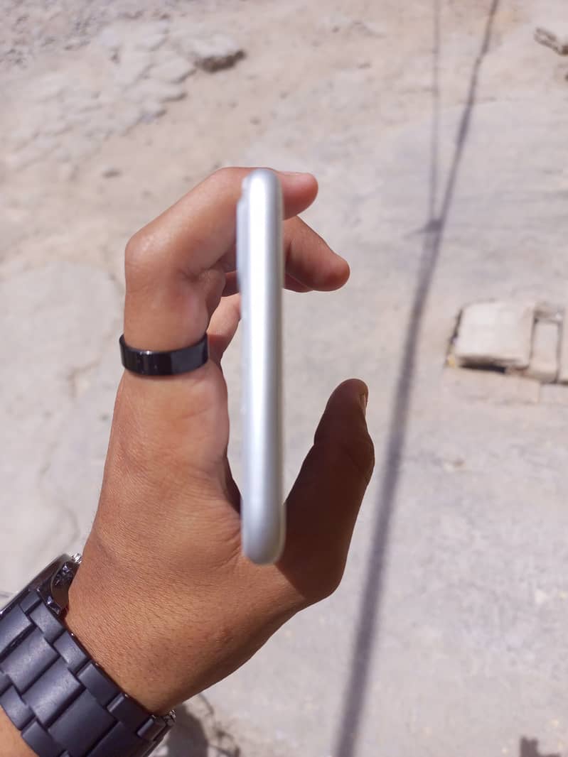Apple iPhone 8 Plus 0