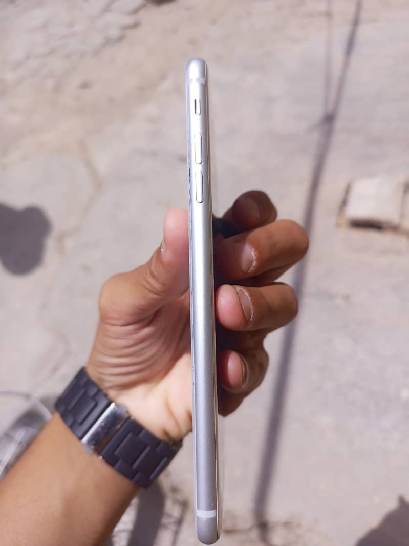 Apple iPhone 8 Plus 5
