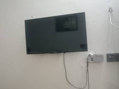 Samsung TV LCD 32 Inch for sale