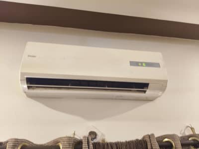HAIER 1 TON AC FOR SALE IN WORKING CONDITIONS. . .