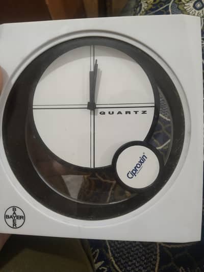 PENDULUM QUARTZ CLOCK
