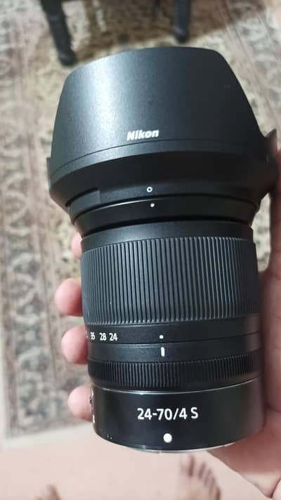 Nikon z 24-70 f4 lense