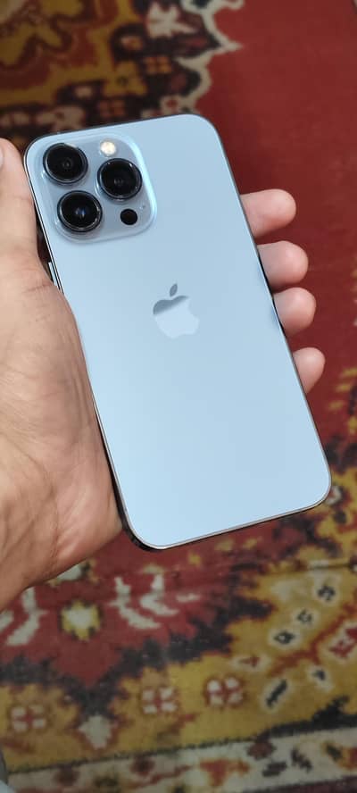 Apple iPhone 13 Pro non pta one hand use