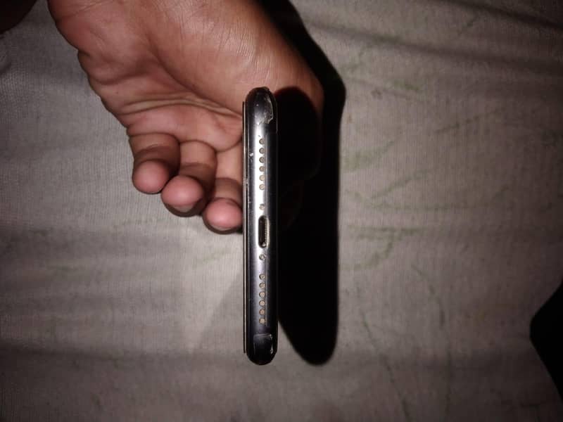 Apple iPhone 11 3