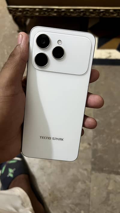 tecno spark 40