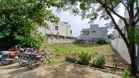 Hot Location 1 Kanal Plot For Sale Block D DHA Multan