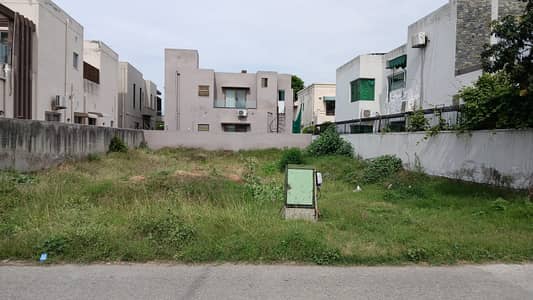 Hot Location 1 Kanal Plot Near Central Square For Sale Block N DHA Multan