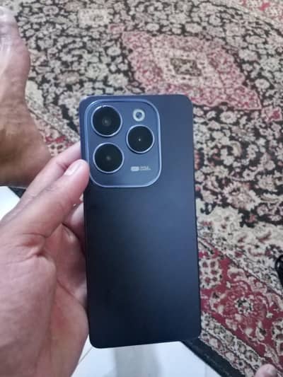 Infinix Hot 40 Pro box charger hai aur iPhone ke sath exchange karna