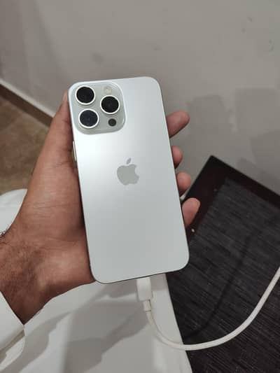 Apple iPhone 15 Pro Max factory unlocked