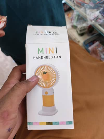 fan hand