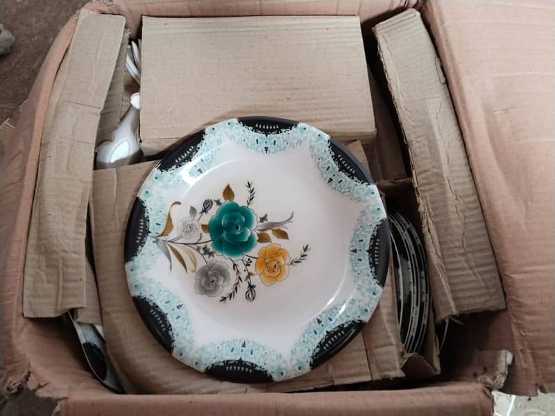 dinner set plastic 2