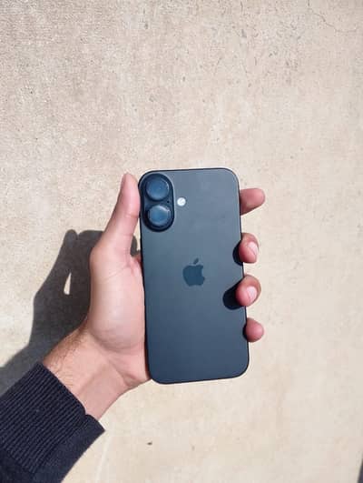 Apple iPhone 16
