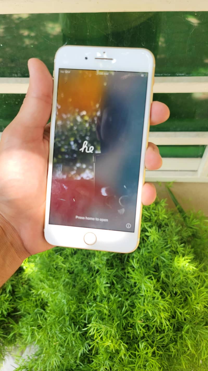 Apple iPhone 7 Plus 0