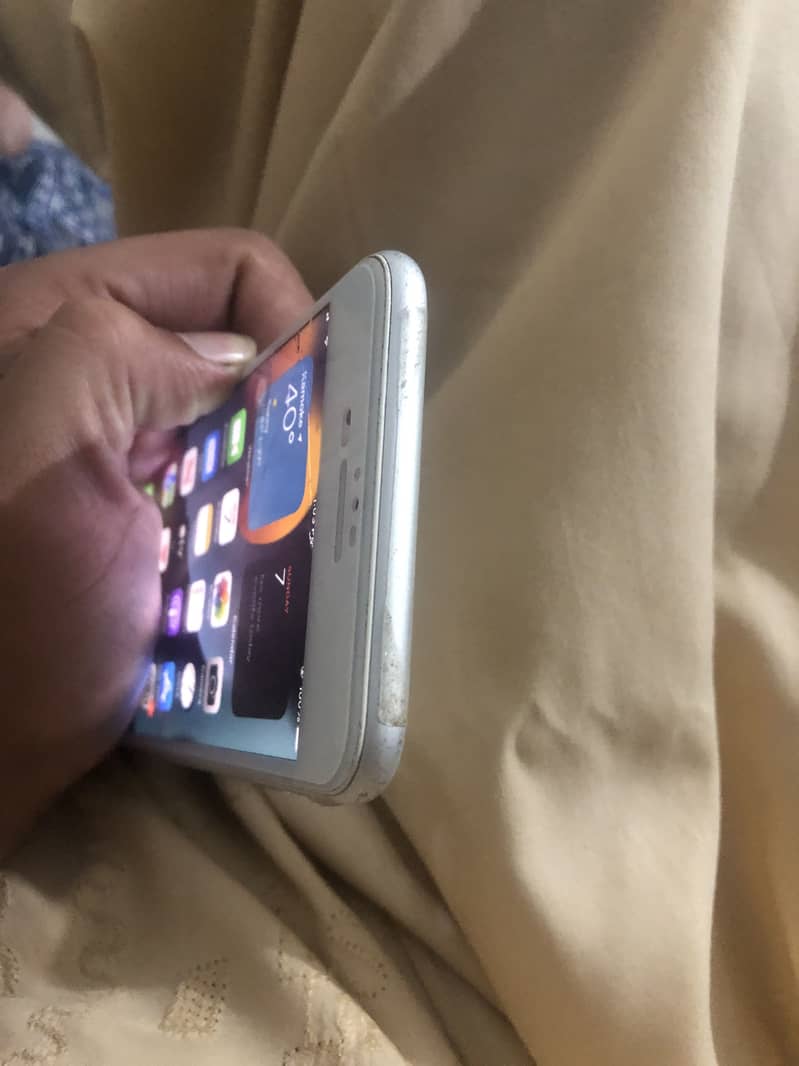 Apple iPhone 7 Plus 2