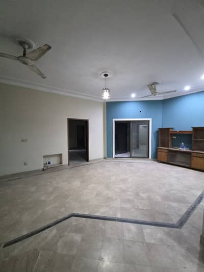 10 MARLA FULL HOUSE SINGLE UNIT AVAILABLE FOR RENT IN WAPDA TOWN PHASE 1