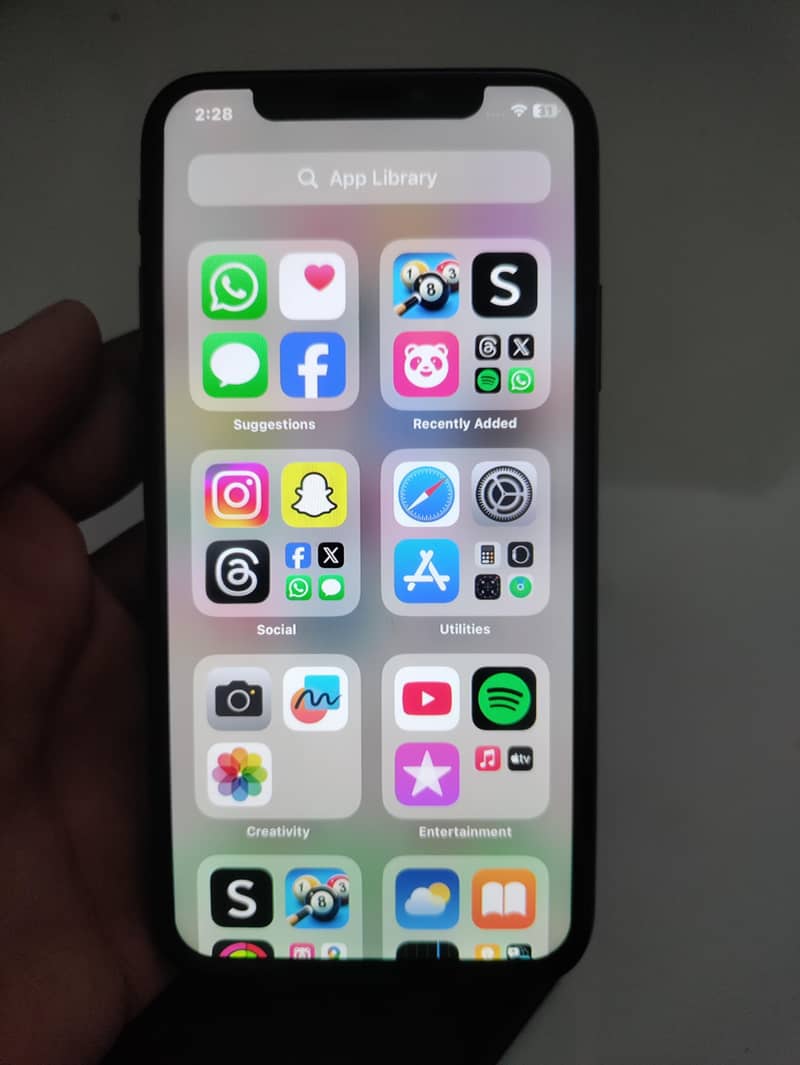 Apple iPhone X 4