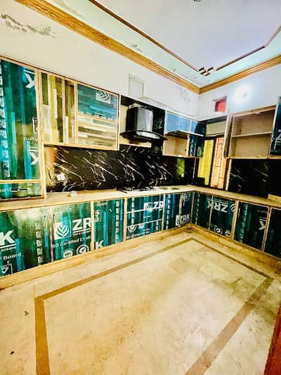 10 Marla Upper Portion For Rent In Sabzazar Near to Market & school Fori Rabta keray