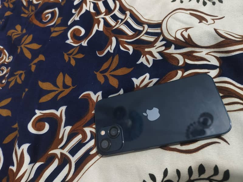 Apple iPhone 13 1
