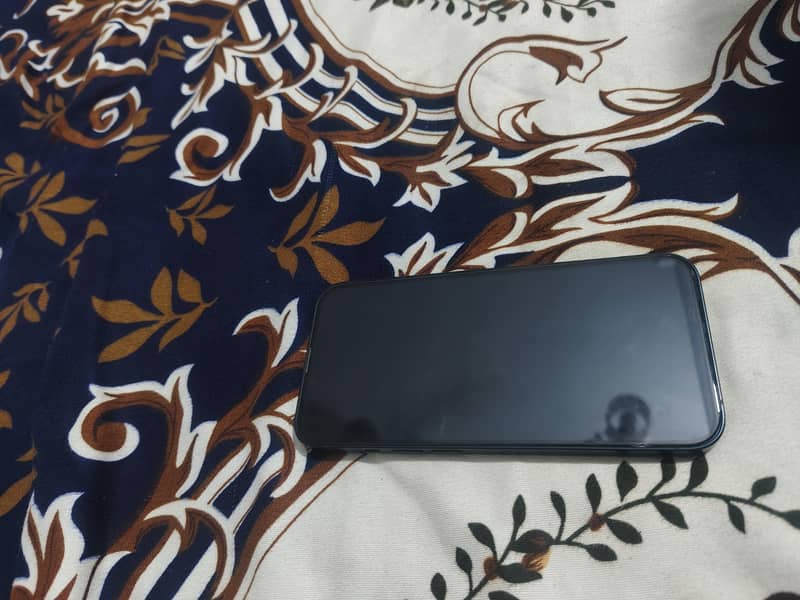 Apple iPhone 13 4
