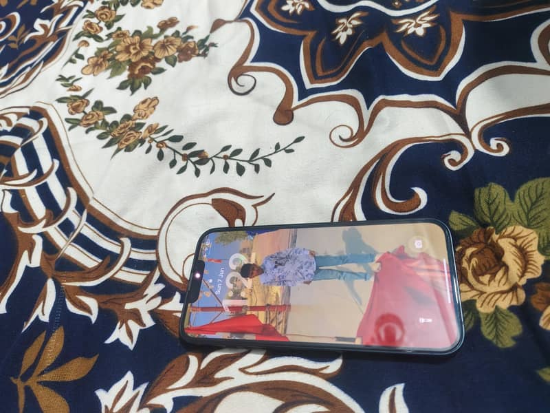 Apple iPhone 13 6