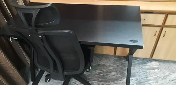 Working/Gaming Chair and Table Available