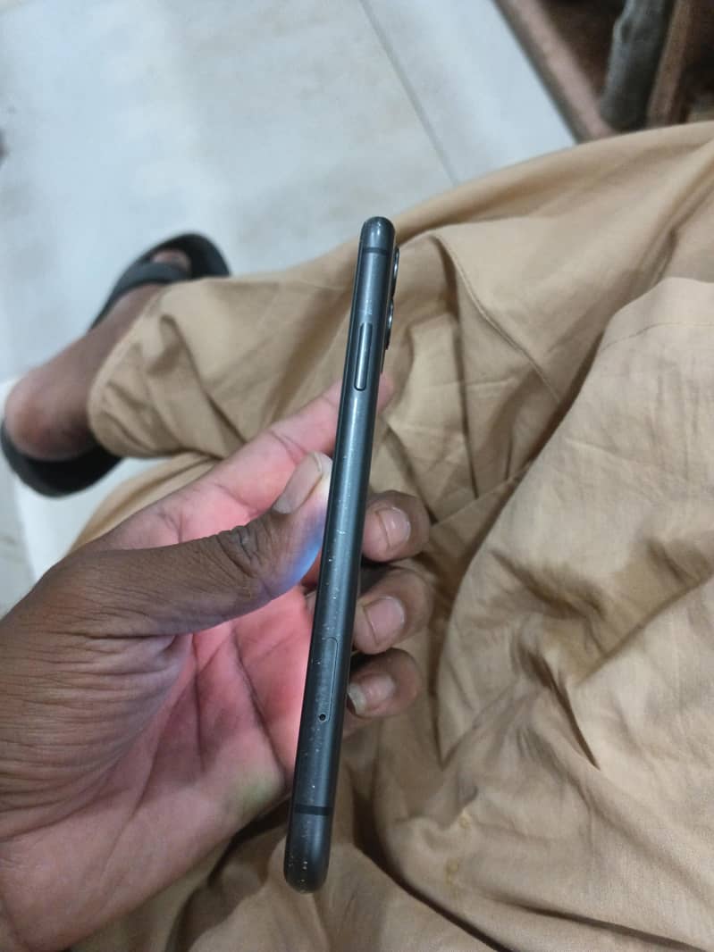 Apple iPhone 11 0