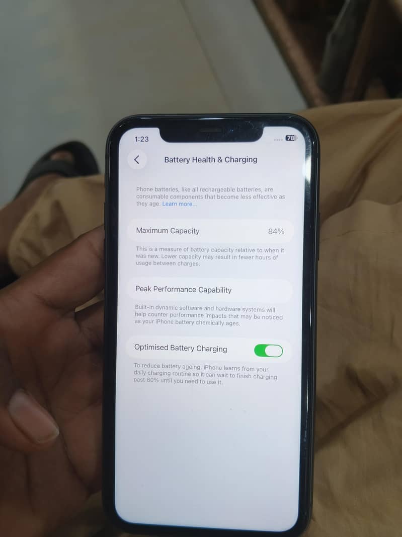 Apple iPhone 11 4