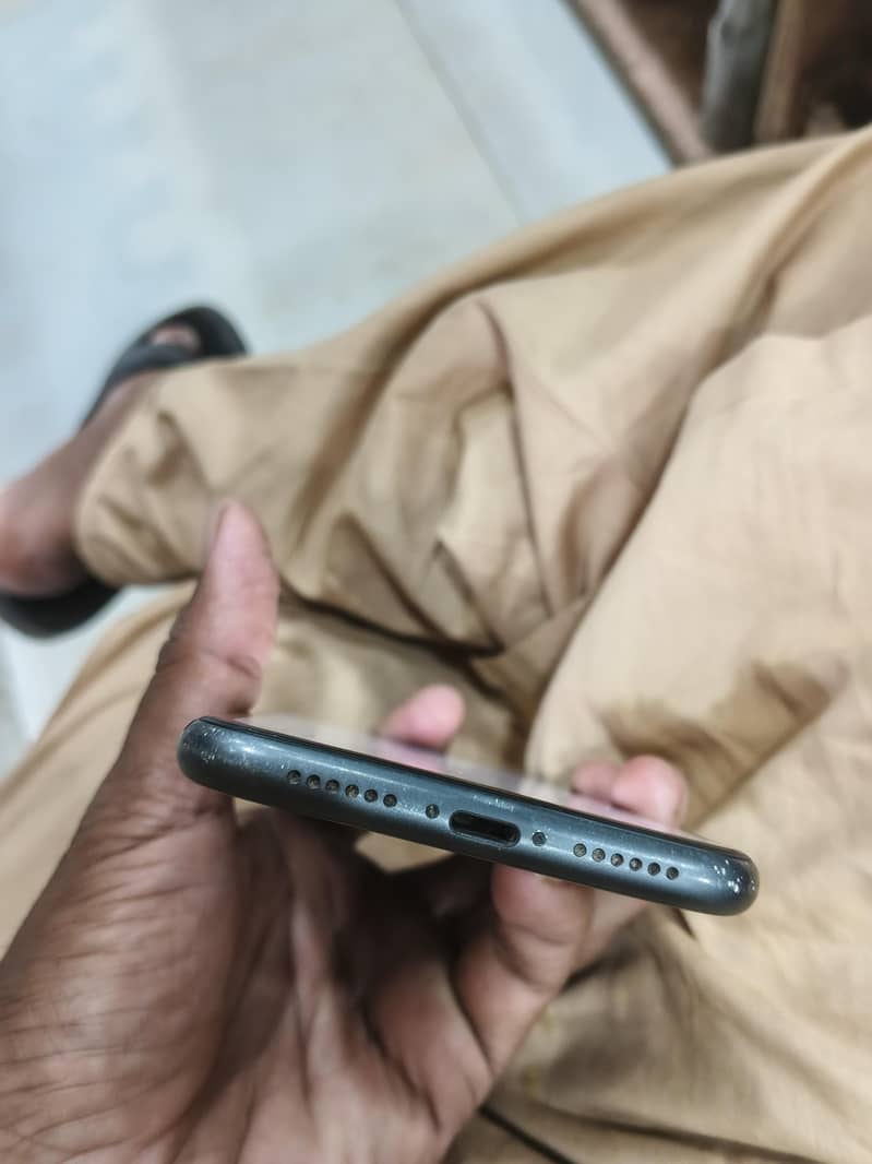 Apple iPhone 11 5